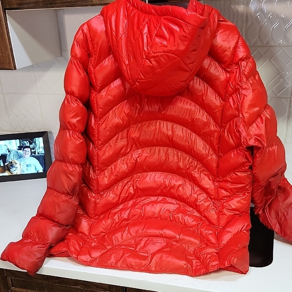 Women's Red Puffer Jacket - Picture 2 of 2